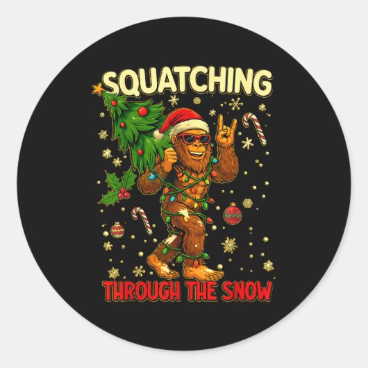 Squatching Through The Snow Funny Bigfoot Xmas Lig Ronde Sticker (Voorkant)