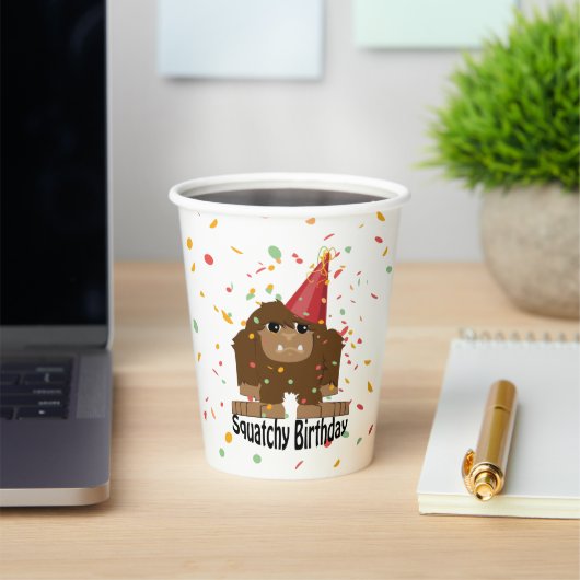 Squatchy Birthday Paper Cup Papieren Bekers (Insitu)