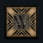 Squaza Art Deco Black Gold Wedding Jubileum Box Cadeaudoosje<br><div class="desc">Kunst Deco inspireerde het ontwerp met Gatsby, het kweken van 20s, smaak. Met aanpasbare tekst en monogram, gecombineerd met een stijlvol glitter goud en zwart geometrisch ontwerp. Slank en elegant aangepast bruiloft, Jubileum of verloving cadeau. Personaliseer je met namen, verjaardagsdatum en monogram of nummers - gemaakt in een prachtige, houten...</div>