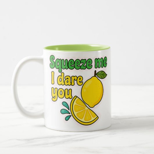 Squeeze Me, I Dare You™ Grappige Citroen Mok – Twe (Links)