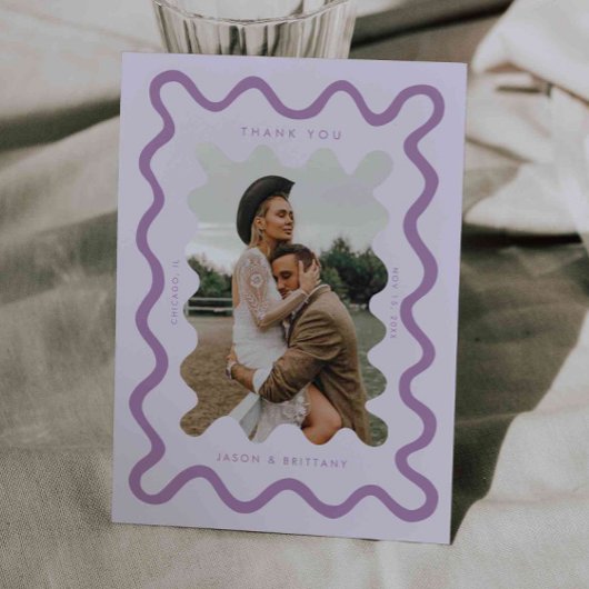 Squiggly Hand getrokken lijn Paarse bruiloft foto Bedankkaart