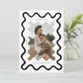 Squiggly Hand getrokken lijn witte bruiloft foto Bedankkaart (Staand voorkant)