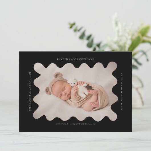Squiggly Wavy Black Lijst Geboorteaankondiging Fot Aankondiging (Staand voorkant)