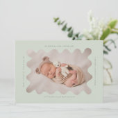 Squiggly Wavy Green Lijst Geboorteaankondiging Fot Aankondiging (Staand voorkant)