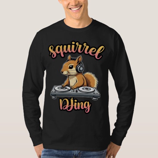 Squirrel DJ Party Vibes Funny Retro DJ T-Shirt (Voorkant)