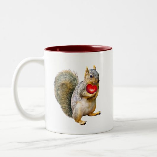 Squirrel Holding Heart Mok (Links)