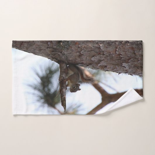 Squirrel in a Pine Tree Towel Set Bad Handdoek (Handdoek)
