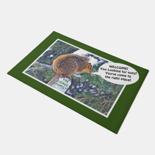 SQUIRREL OP POST/"KIJKEN NAAR NUTS? WELKOM! "DOO DEURMAT (Schuin)