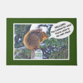 SQUIRREL OP POST/"KIJKEN NAAR NUTS? WELKOM! "DOO DEURMAT (Voorkant)