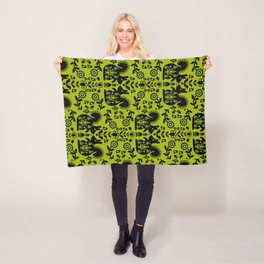 Squirrel Scandinavian Folk Art Fleece Deken (In situ)