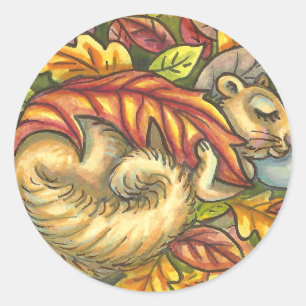 SQUIRREL SLAPING ONDER AUTUMN LEAVES, SEASONAL RONDE STICKER