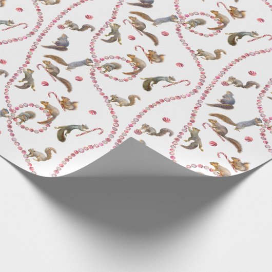 Squirrels Peppermint Wrapping Paper Cadeaupapier (Hoek)
