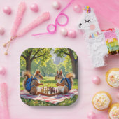 Squirrels Playing Chess In a City Park Papieren Bordje (Feest)