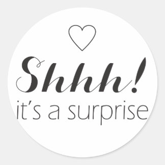Sst het is een verrassingsstickers met hart ronde sticker