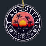 St Augustine Beach Florida Palm Trees Retro Sunset Keramisch Ornament<br><div class="desc">Deze aangepaste St Augustine Florida Retro 60s Palm Trees Souvenirs. St Augustine Florida, retro strandsouvenirs. reisontwerp voor zomerliefhebbers. dit retro ontwerp is een geweldig vakantie-, verjaardags- en zomervakantiecadeau-idee. - U kunt de sjabloon personaliseren door een naam van uw stad of locatie, jaar en voeg tekst toe om ze extra speciaal...</div>