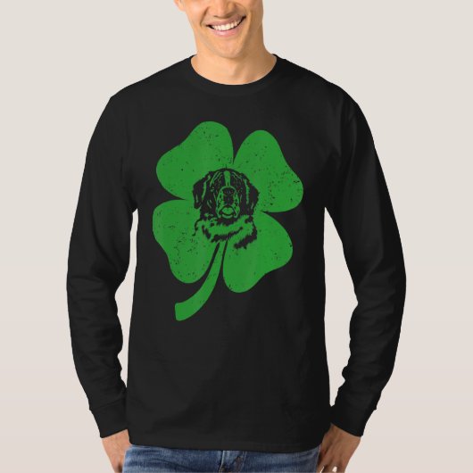 St Bernard-hond Ierse groene klaver C St Patricks  T-shirt (Voorkant)