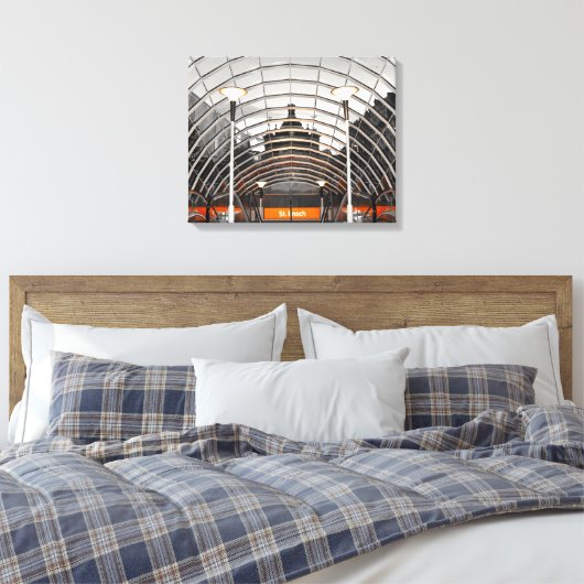 St Enoch's Metro Station, Glasgow, Schotland. Canvas Afdruk (Insitu (Slaapkamer))