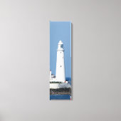 St Mary's vuurtoren op het verticale kustdoek Canvas Afdruk (Voorkant)