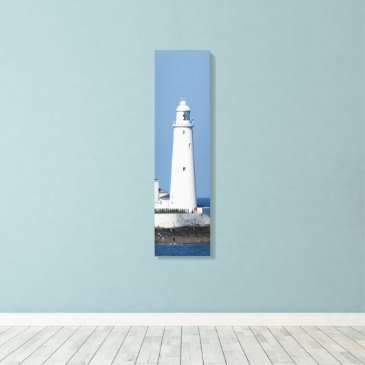 St Mary's vuurtoren op het verticale kustdoek Canvas Afdruk (Insitu (Houten vloer))