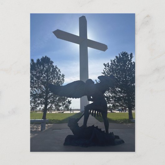 St. Michael engelbeeld bij reusachtig kruis Briefkaart (Voorkant)