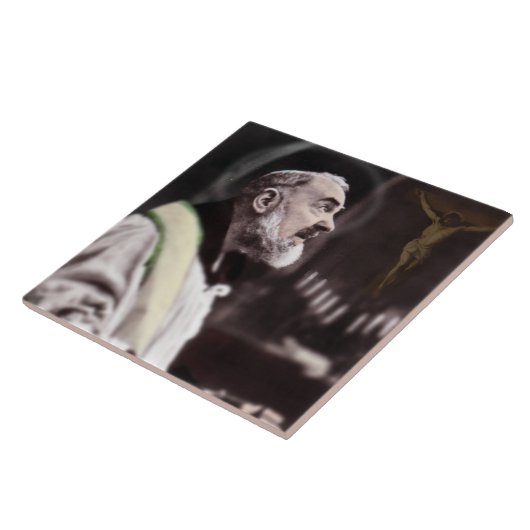 ST PADRE PIO CELEBRATING MASSA TEGELTJE (Zijkant)