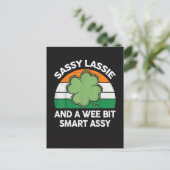St. Patrick Dag Sassy Lassie Grappige Shamrock Ier Briefkaart (Staand voorkant)