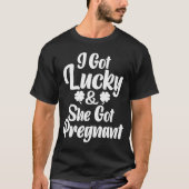 St Patrick Day Lucky Couple Zwangerschap Aankondig T-shirt (Voorkant)