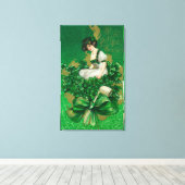 St. Patrick Day Souvenir Woman op Clover Scene Canvas Afdruk (Insitu (Houten vloer))