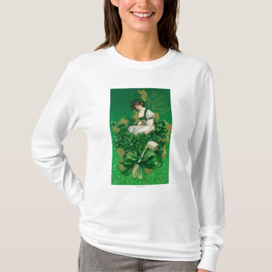 St. Patrick Day Souvenir Woman op Clover Scene T-shirt (Voorkant)