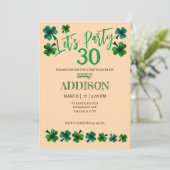 St Patrick Day Verjaardag Lets party shamrock volw Kaart (Staand voorkant)