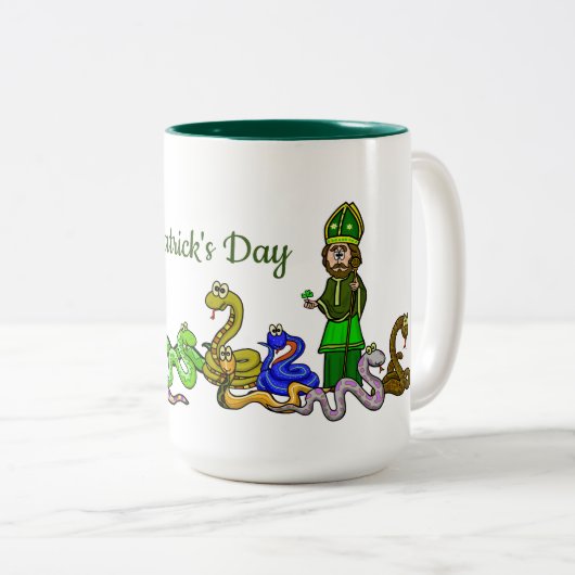 St. Patrick en Snakes Funny Mug Tweekleurige Koffiemok (Voorkant rechts)