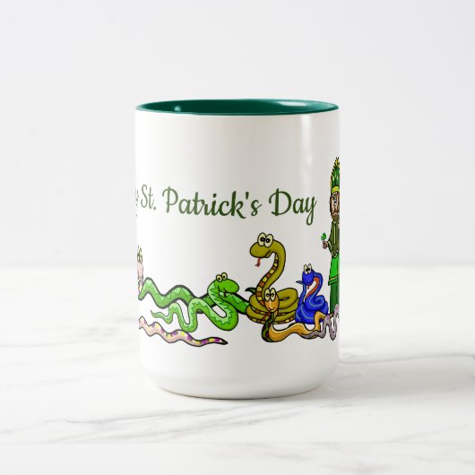 St. Patrick en Snakes Funny Mug Tweekleurige Koffiemok (Center)