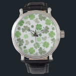 St. Patrick Ierse Shamrock Clover Groen Horloge<br><div class="desc">Dit ontwerp werd gecreeerd door digitale kunst. Het kan worden gepersonaliseerd door de aanpassingsknoop te klikken en tekst, afbeeldingen toe te voegen, of afbeeldingen te schrappen om aan te passen. Neem contact met me op colorflowcreations@gmail.com als je dit ontwerp op een ander product wilt gebruiken. Koop mijn oorspronkelijke abstracte acrylschilderij...</div>