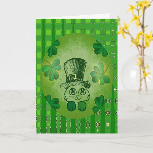 St. Patrick Kat met Klavers die Kaart trekken (Gele Bloem)