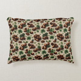 St. Patrick’s Day Coffee & Shamrock Pattern Accent Kussen