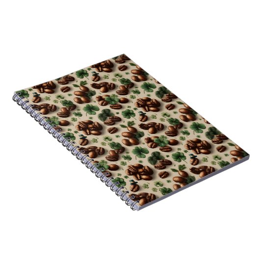 St. Patrick’s Day Coffee & Shamrock Pattern Notitieboek (Rechterzijde)