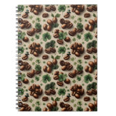 St. Patrick’s Day Coffee & Shamrock Pattern Notitieboek (Voorkant)