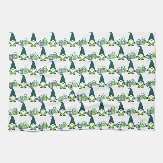 St. Patrick’s Day Gnome with Beer Mug Theedoek (Horizontaal)