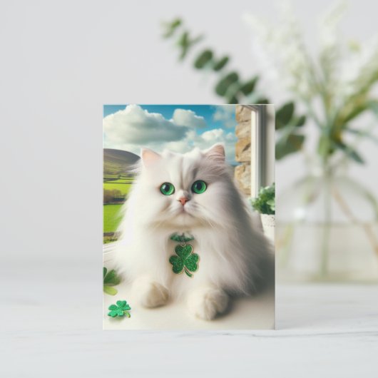 St. Patricks Dag Kat Fluffy Witte Kat Groene Ogen Briefkaart (Staand voorkant)