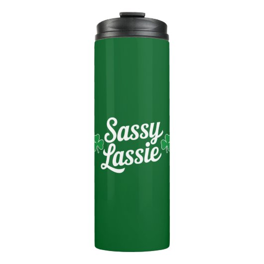 St. Patrick's Dag Sassy Lassie Grappige Ierse Thermosbeker (Voorkant)