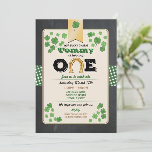 St Patricks Day 1e verjaardag van de uitnodiging v (Staand voorkant)