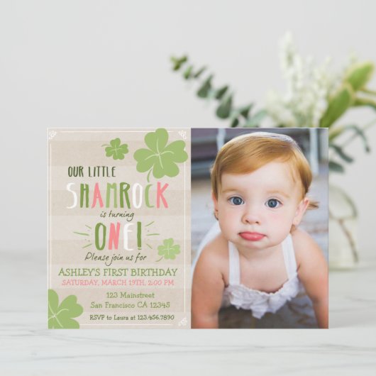St. Patrick's Day 4 Leaf Clover Birthday Invite Kaart (Staand voorkant)