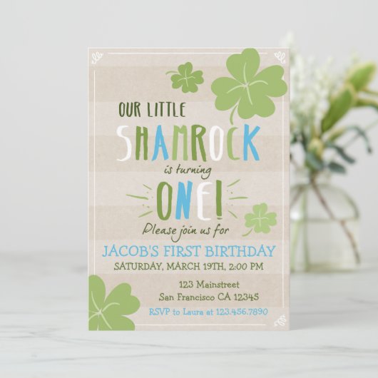 St. Patrick's Day 4 Leaf Clover Birthday Invite Kaart (Staand voorkant)