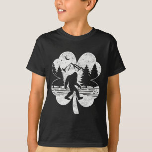 St Patricks Day Bigfoot Ierse Sasquatch Saint Padd T-shirt