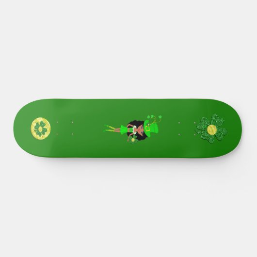 St Patrick's Day Brunette Girl Leprechaun Skateboard (Horizontaal)