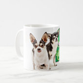 St. Patrick's Day Chihuahua's Koffiemok (Voorkant links)