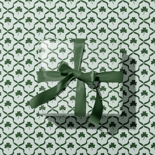 St. Patrick's Day Classic Green Shamrock Lattice  Cadeaupapier