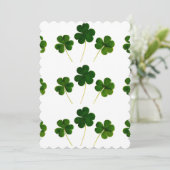 St Patrick's Day Clover Shamrock bruiloft uitnodig Kaart (Staand voorkant)