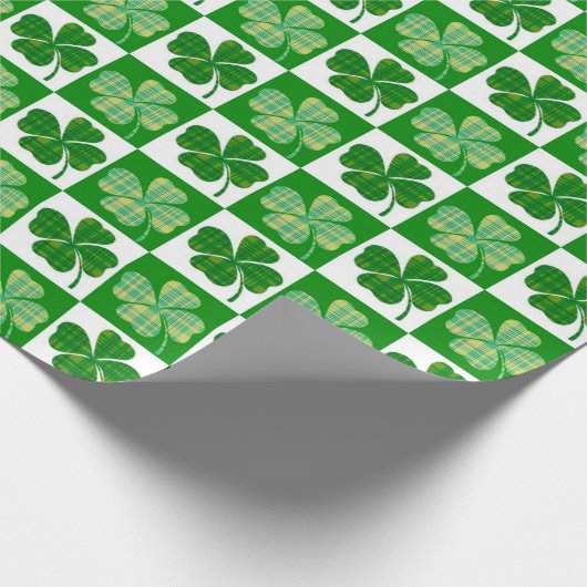 St Patrick's Day Clovers Cadeaupapier (Hoek)