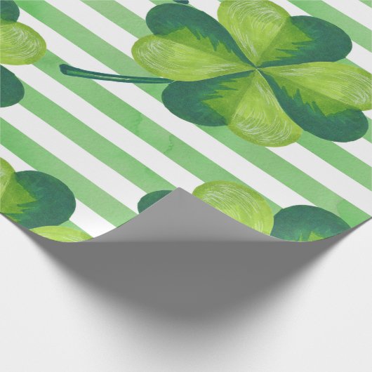 St. Patrick's Day Clovers Trendy Stripes Cadeaupapier (Hoek)